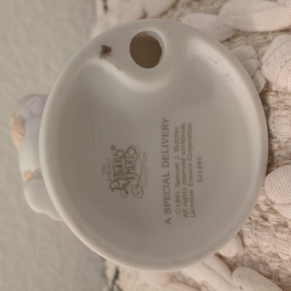 Precious Moments A Special Delivery 521493 - Picture 16 of 16